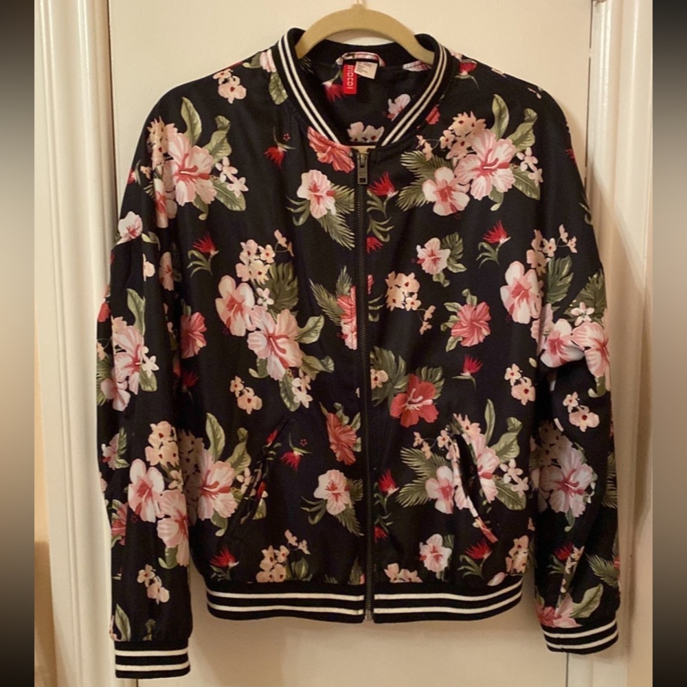 H&M Black Floral Bomber Jacket XS/S